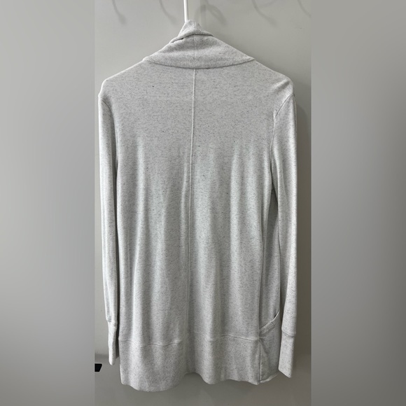 NWOT ATHLETA PRANAYAMA WRAP CARDIGAN HEATHER GREY SIZE Small - Picture 8 of 13